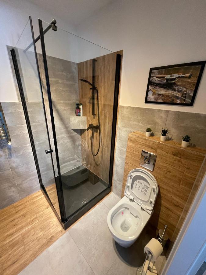 Fly Adventures- Dom Wedkarza Apartment Lesna Luaran gambar